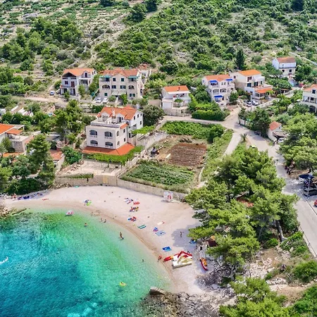 Apartman 1 Bedroom With Terrace *