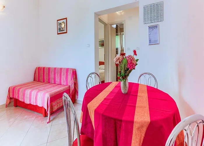 Apartment 1 Bedroom With Terrace *