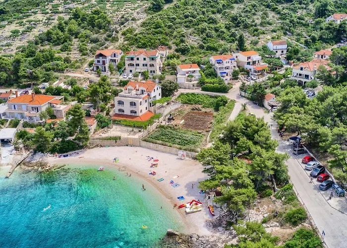 Apartment 1 Bedroom With Terrace *